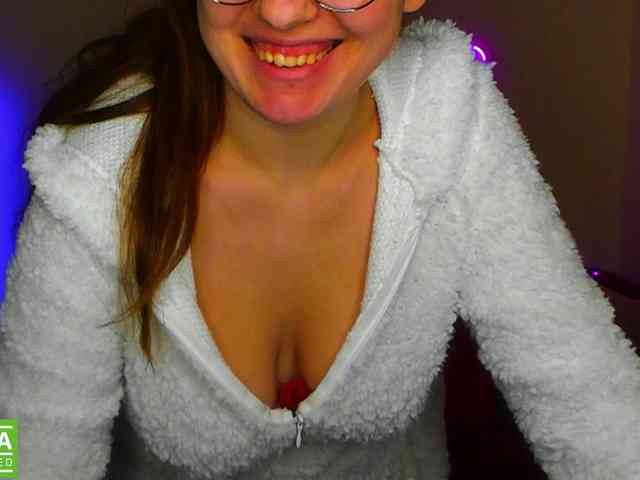 AminaBeatris13 webcam