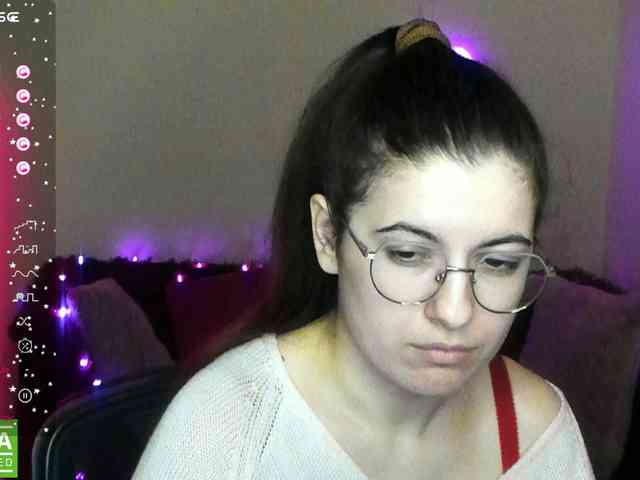 AminaBeatris13 webcam