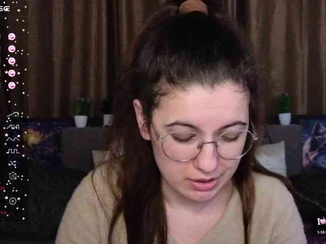 AminaBeatris13 webcam