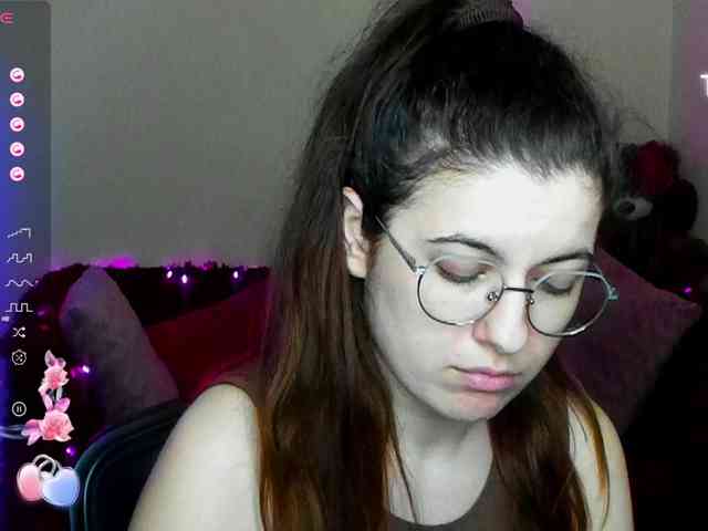 AminaBeatris13 webcam