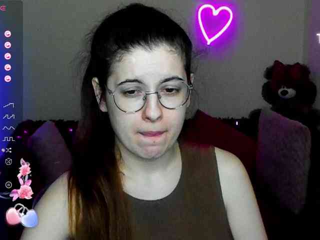 AminaBeatris13 webcam