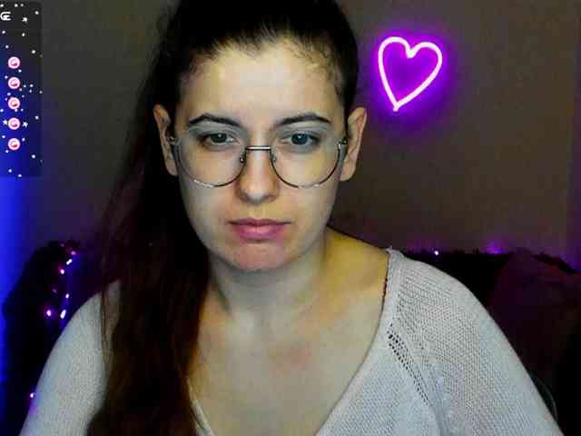 AminaBeatris13 webcam