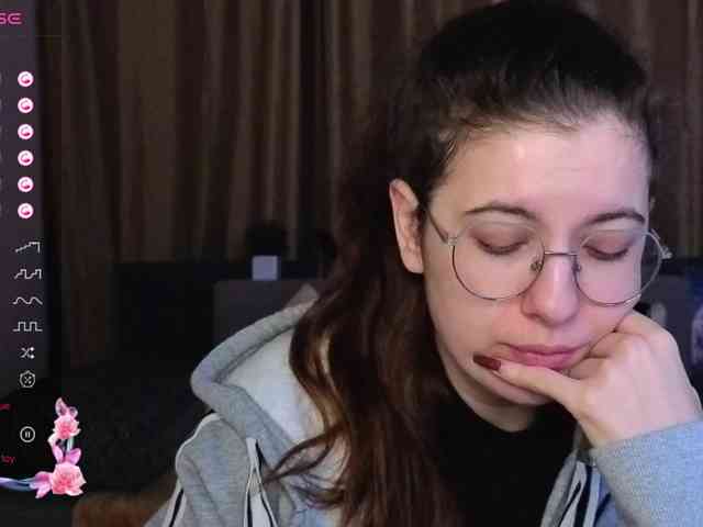 AminaBeatris13 webcam