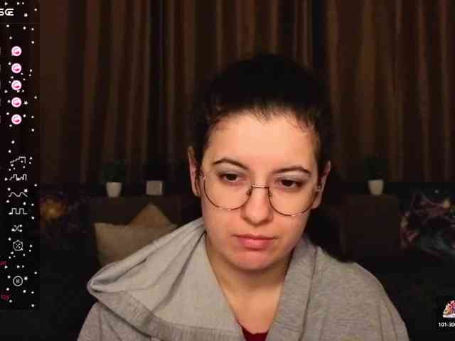 AminaBeatris13 webcam