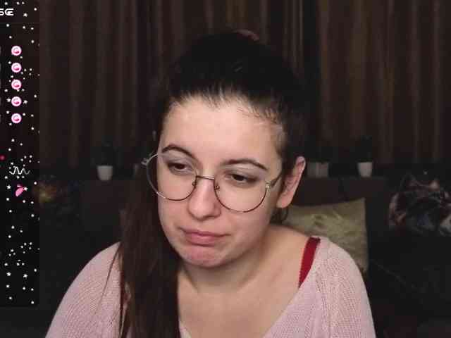 AminaBeatris13 webcam