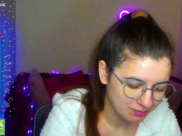 AminaBeatris13 webcam