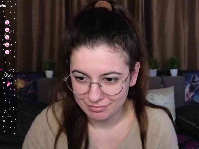 AminaBeatris13 webcam