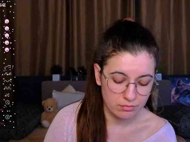 AminaBeatris13 webcam