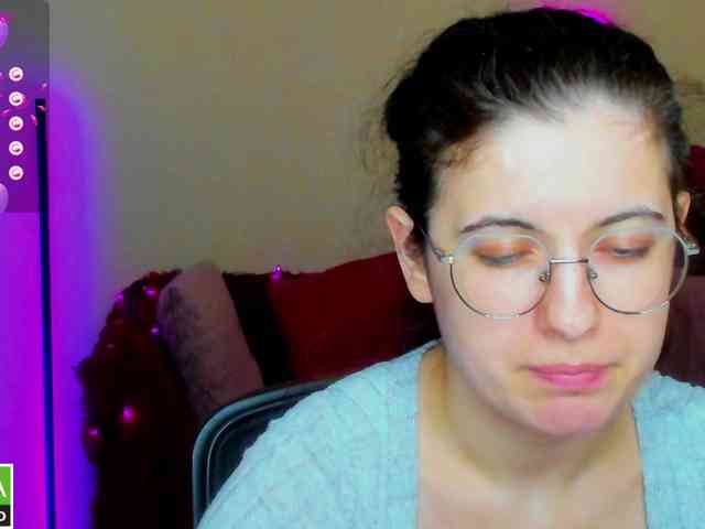 AminaBeatris13 webcam