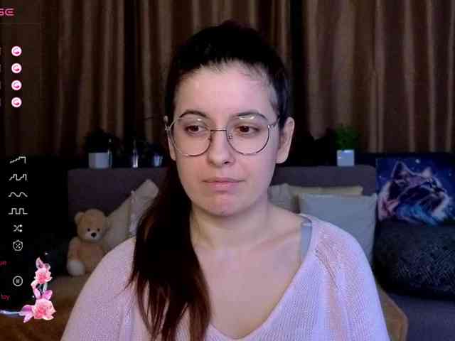 AminaBeatris13 webcam