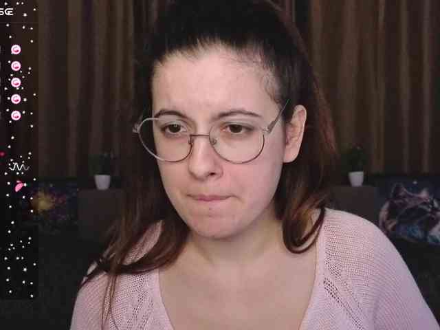 AminaBeatris13 webcam