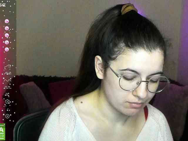 AminaBeatris13 webcam