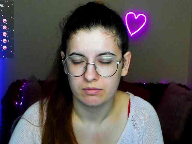 AminaBeatris13 webcam