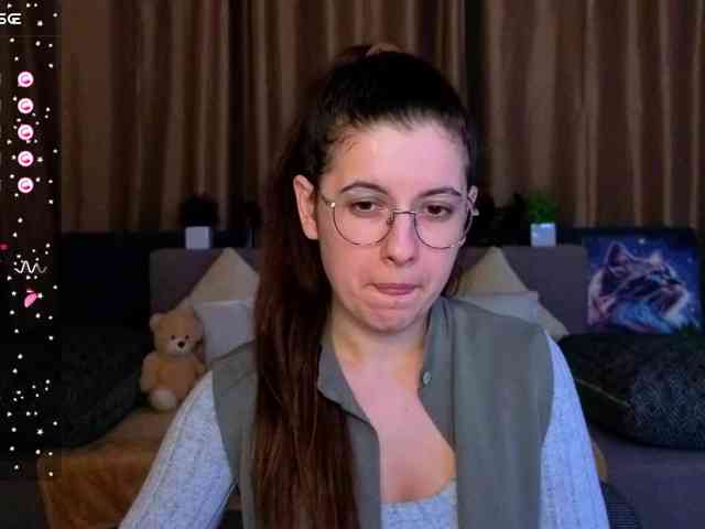 AminaBeatris13 webcam