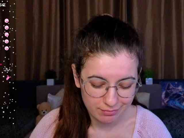 AminaBeatris13 webcam