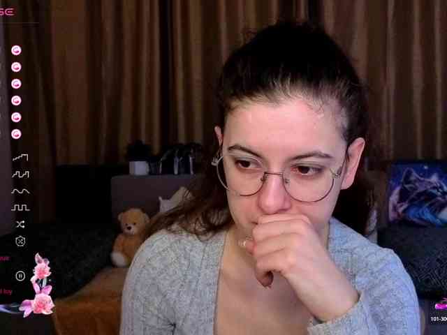 AminaBeatris13 webcam