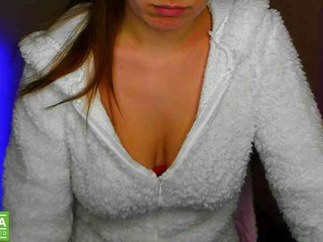 AminaBeatris13 webcam