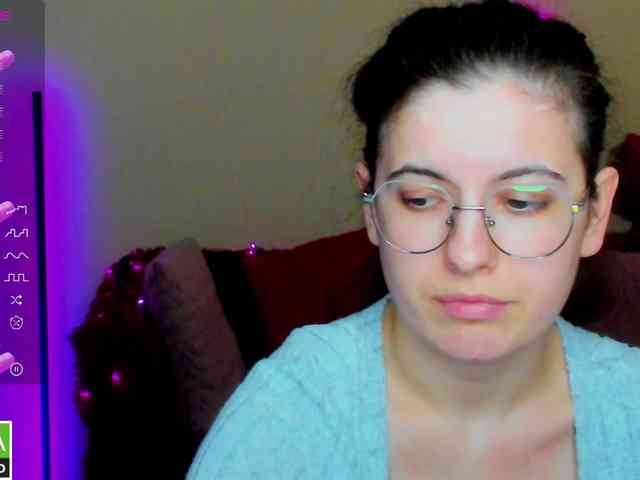 AminaBeatris13 webcam