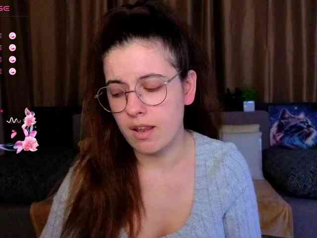 AminaBeatris13 webcam