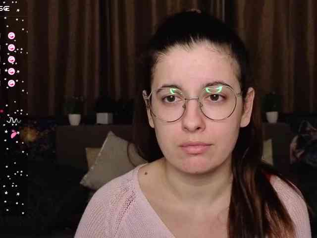 AminaBeatris13 webcam