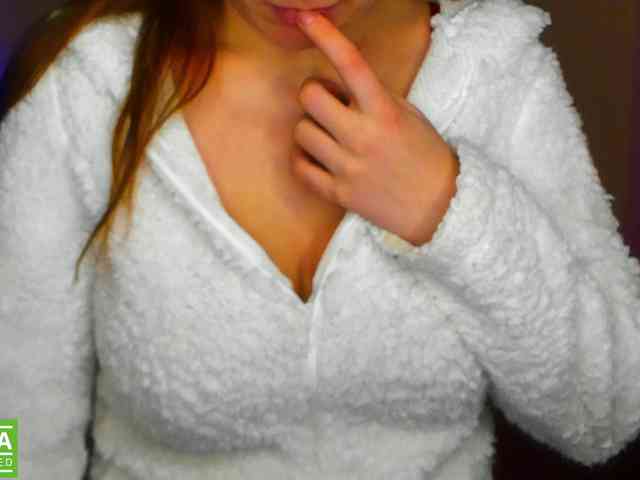 AminaBeatris13 webcam