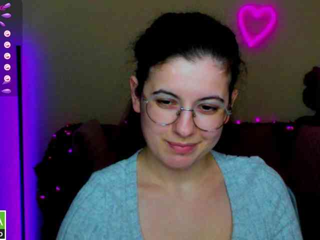 AminaBeatris13 webcam