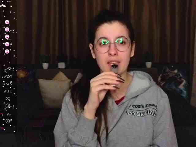 AminaBeatris13 webcam