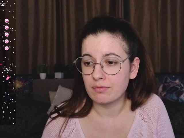 AminaBeatris13 webcam