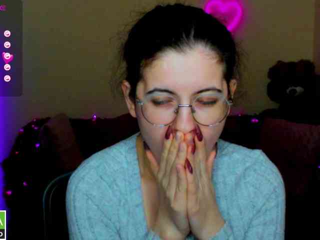 AminaBeatris13 webcam