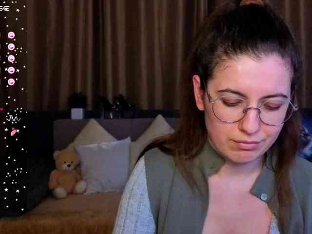 AminaBeatris13 webcam