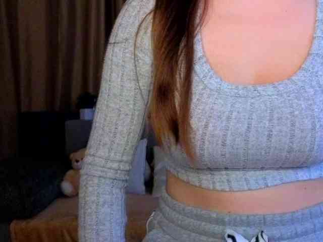 AminaBeatris13 webcam