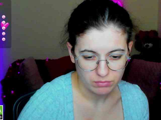 AminaBeatris13 webcam