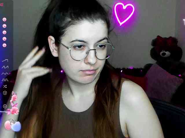 AminaBeatris13 webcam