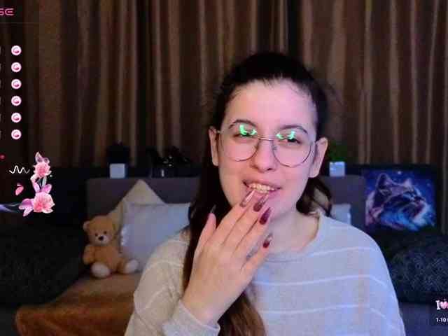 AminaBeatris13 webcam