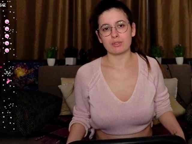 AminaBeatris13 webcam