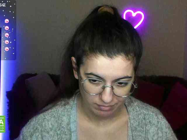 AminaBeatris13 webcam