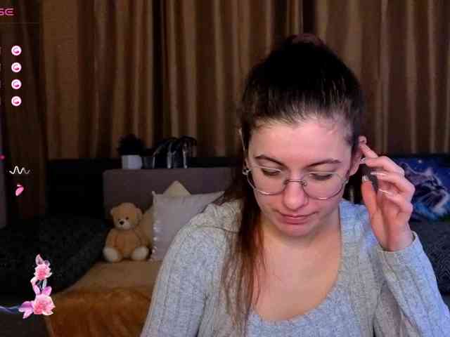 AminaBeatris13 webcam