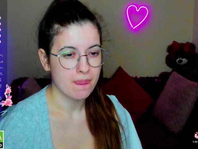 AminaBeatris13 webcam