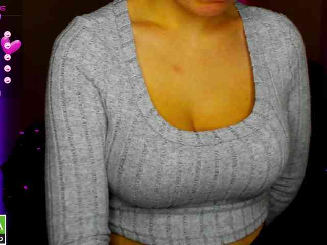 AminaBeatris13 webcam