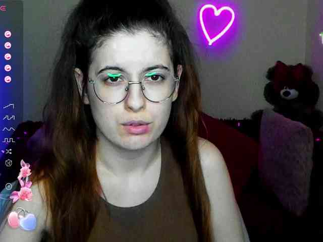 AminaBeatris13 webcam