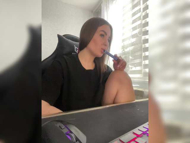 Poli999's BongaCams show and profile