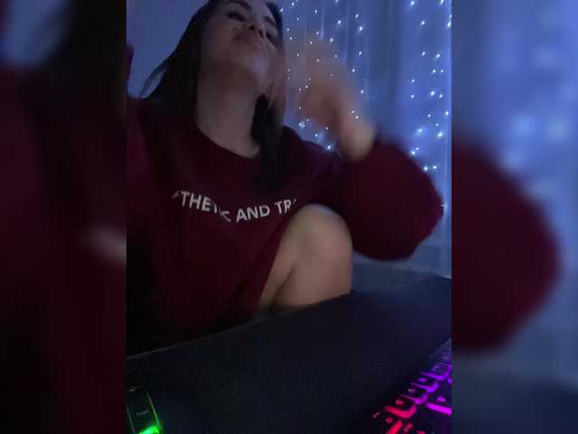 Poli999's BongaCams show and profile