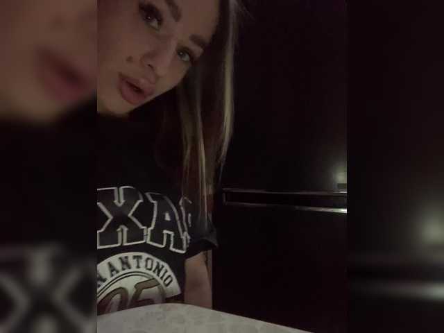 Poli999's BongaCams show and profile