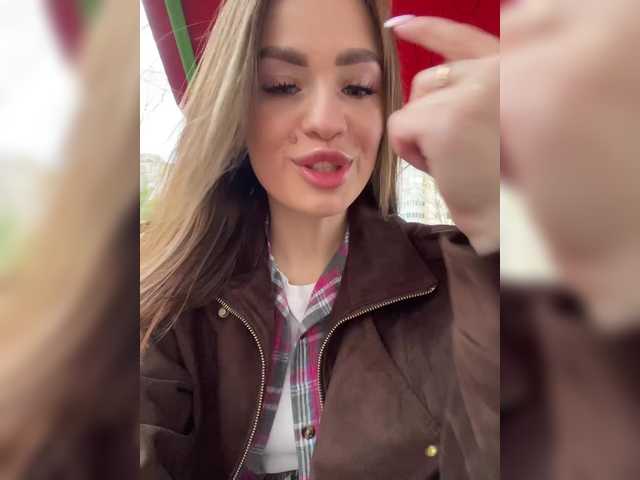 Poli999's BongaCams show and profile