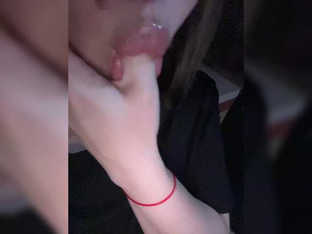 Poli999's BongaCams show and profile