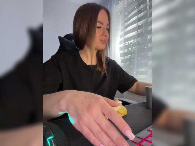 Poli999's BongaCams show and profile