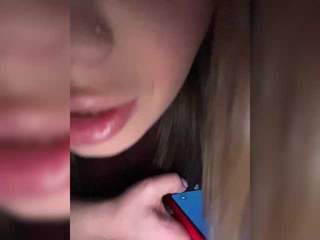 le modèle Polichkaaaa est en webcam porno dans un show sur le site bongacams, il possède les tags suivants: White/Caucasian,Brunette,Shaved