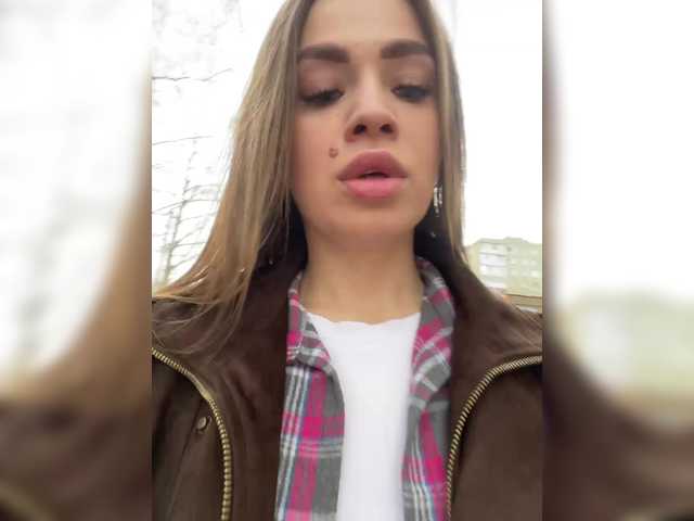 Poli999's BongaCams show and profile