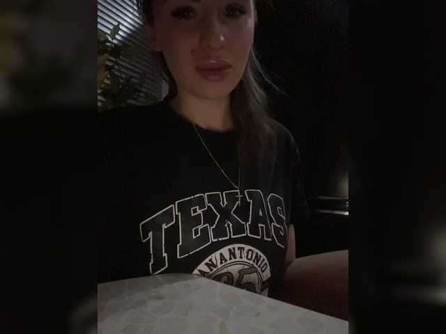 Poli999's BongaCams show and profile