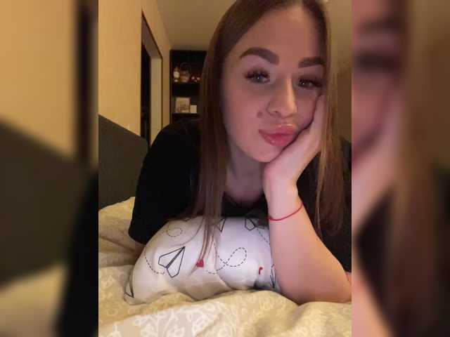 Poli999's BongaCams show and profile